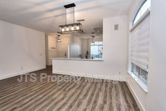 Building Photo - 3112 Gennaker Way