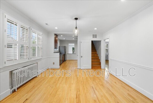 Building Photo - 1105 20th St