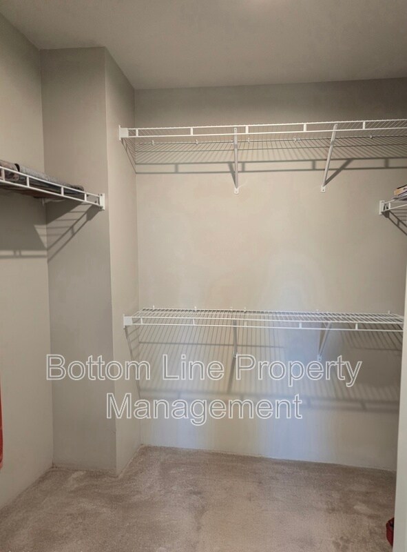 Building Photo - 2030 Sewall Ave SW