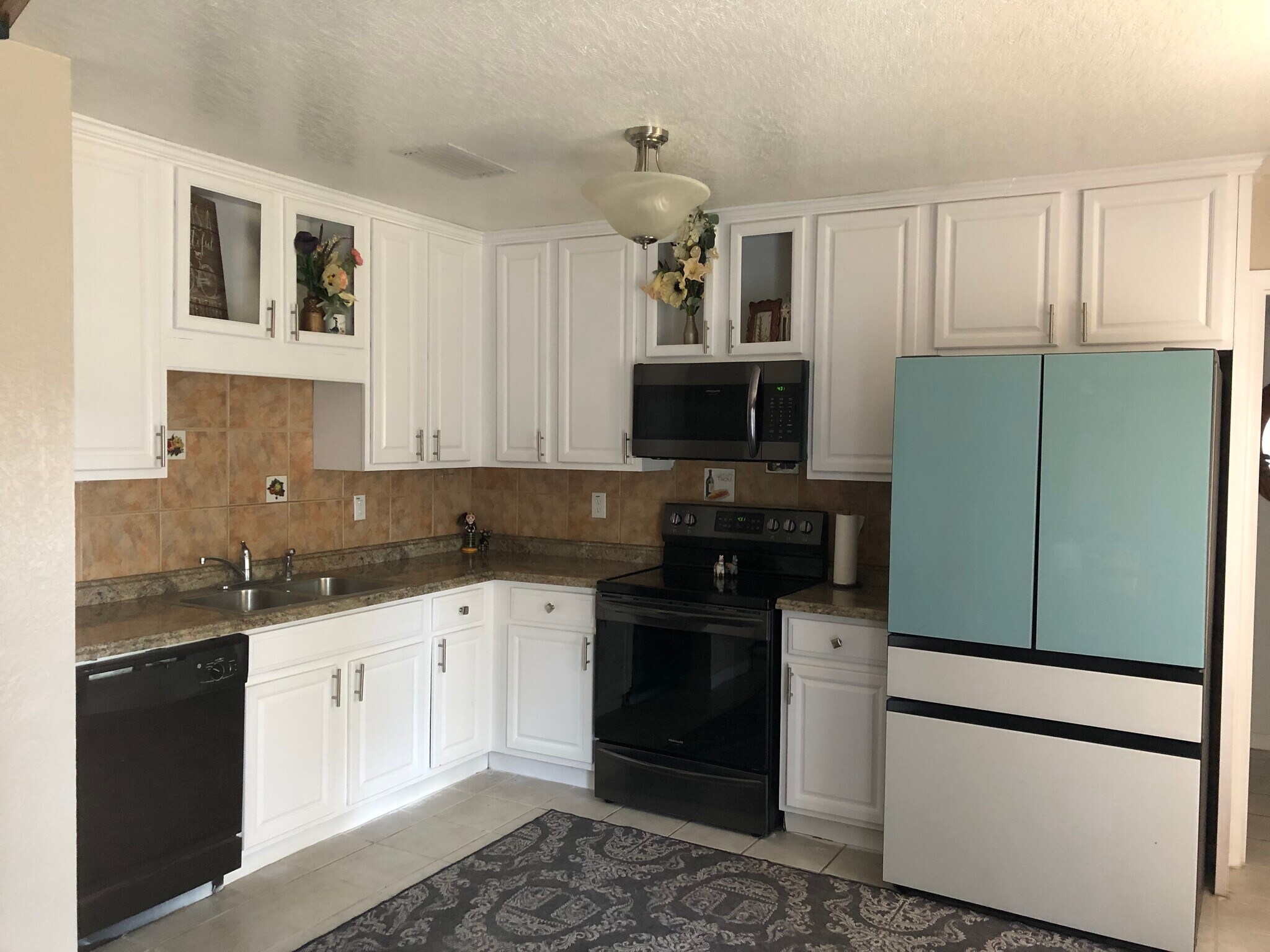 Building Photo - 230 E Story Rd