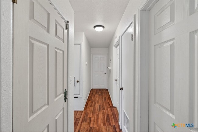 Building Photo - 14 Steele St