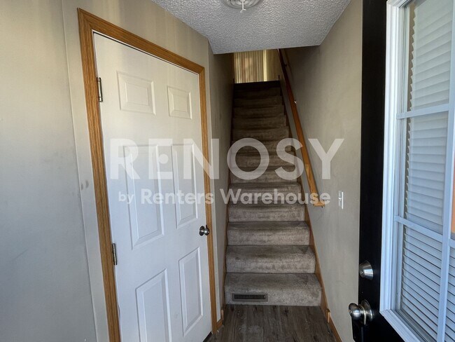Building Photo - Available August 8 - 2 Bed/1.5 Bath Townhome in Prior Lake