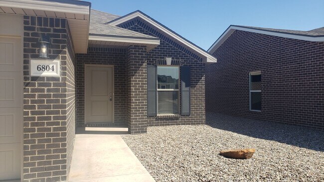 Primary Photo - 3 Bedroom 2 bath home!
