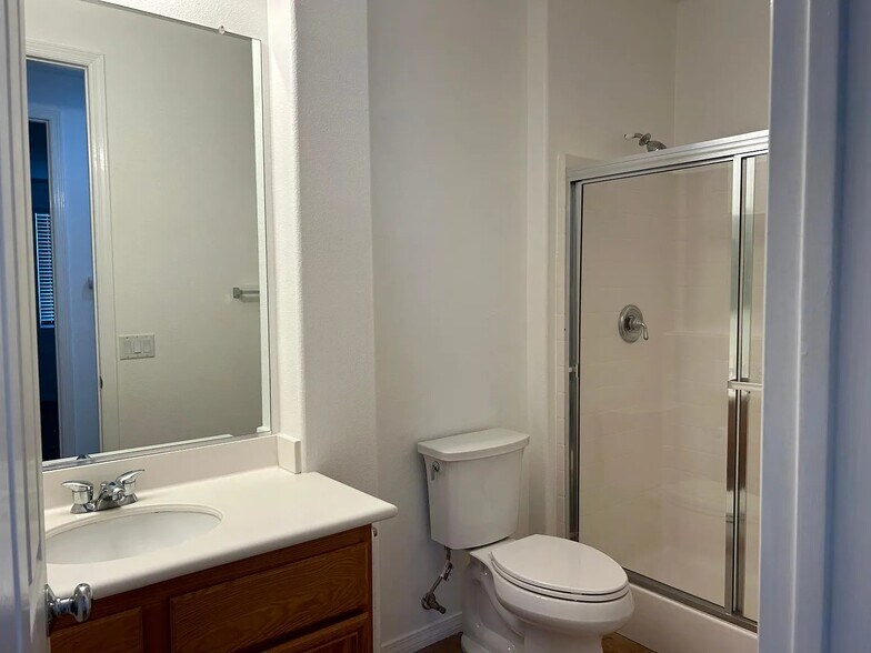 Building Photo - 40750 Hilton Head Ct