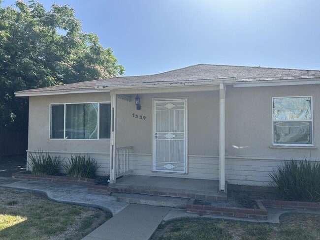 Primary Photo - 1334 Grape Ave