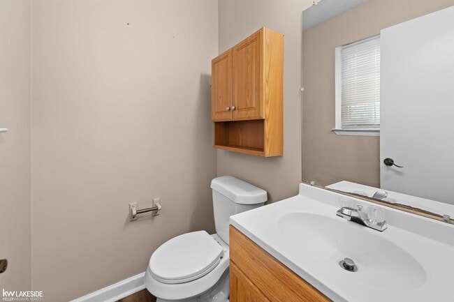 Building Photo - 8439 Hickory Dr