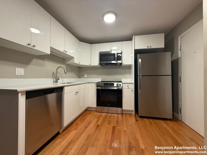 Building Photo - 232 Parker Hill Ave