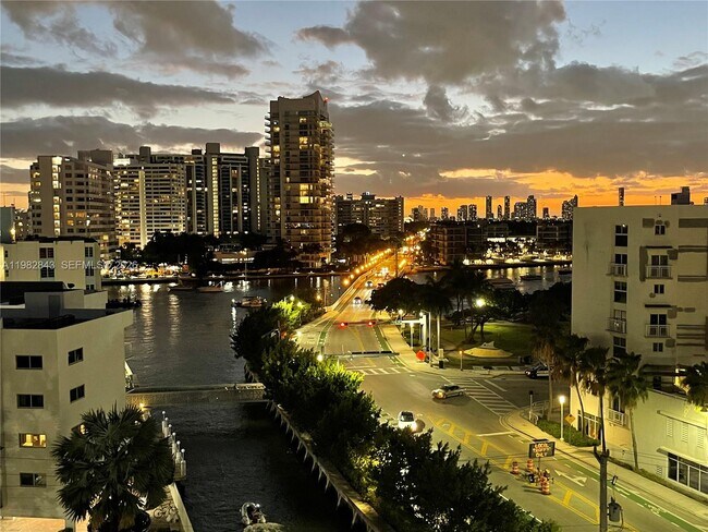 Building Photo - 1688 West Ave