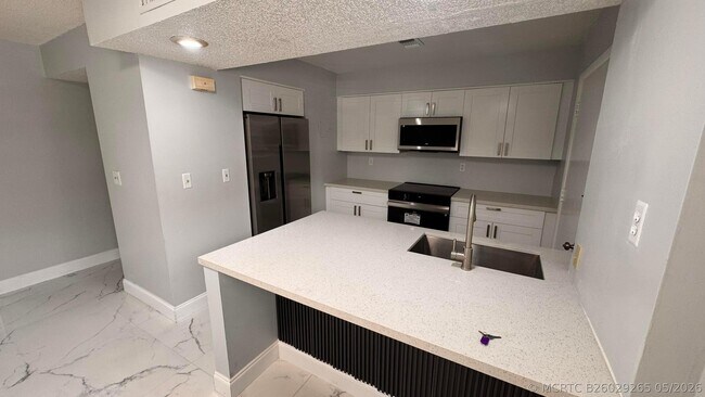 Building Photo - 9150 NW 38th Dr