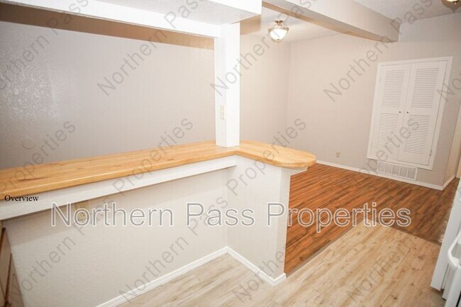 Building Photo - 3403 Pershing Dr