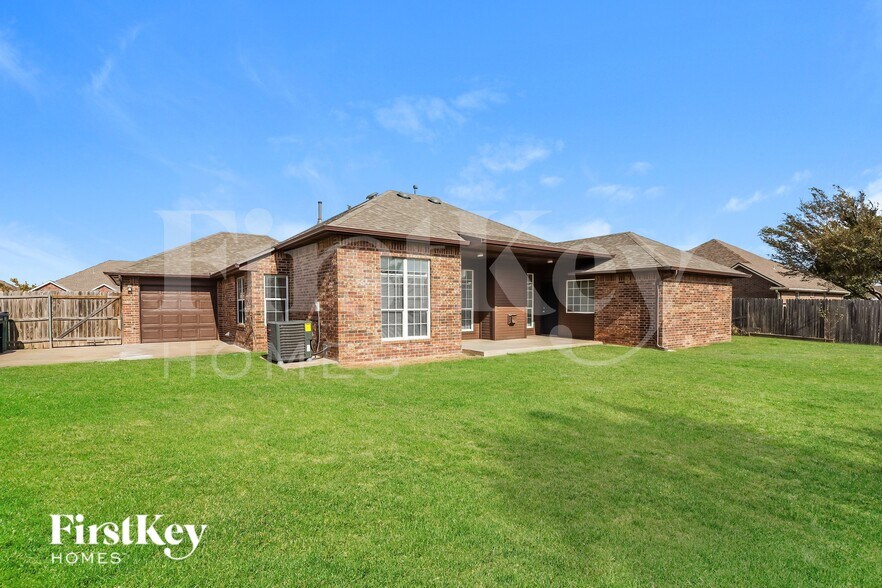 Building Photo - 116 SW 138th St