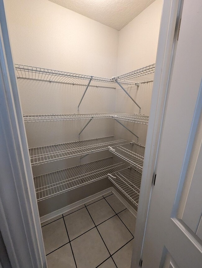 Building Photo - 8430 Island Dr