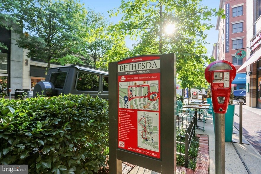 Building Photo - 4535 Avondale St