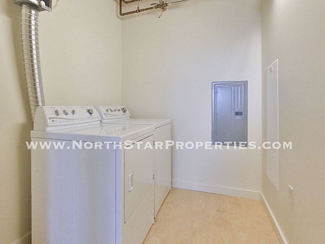 Building Photo - Beautiful Meriweather Condo with Spectacular Views