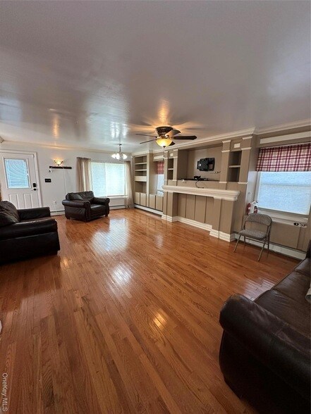 Building Photo - 12 Green Ln