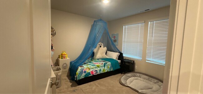 Building Photo - 477 Himalaya St. NE