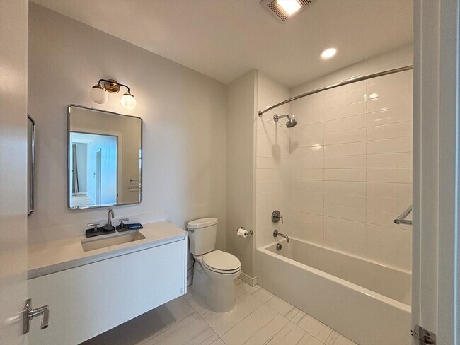 Building Photo - 191 Washington St