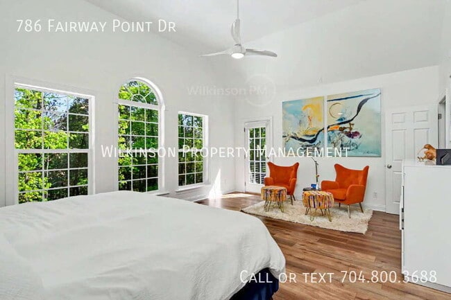 Building Photo - 786 Fairway Point Dr