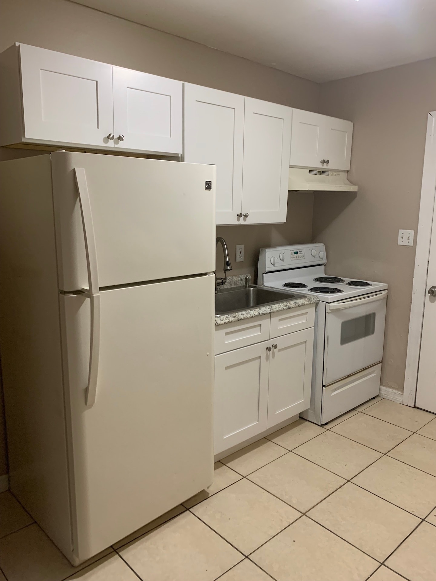 Building Photo - 10008 N Lantana Ave