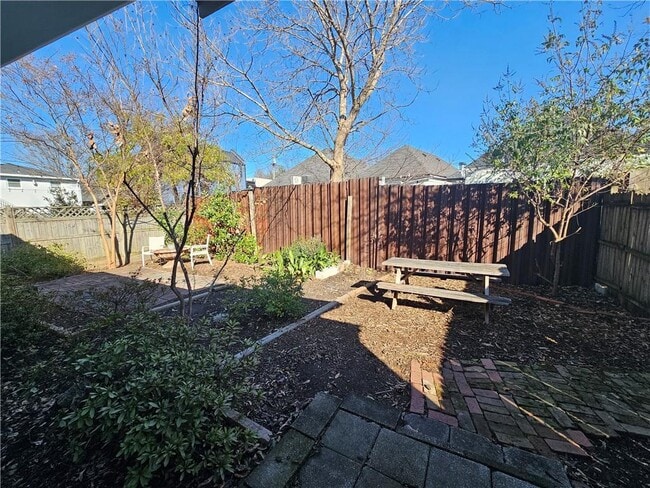 Building Photo - 74 Boulevard SE