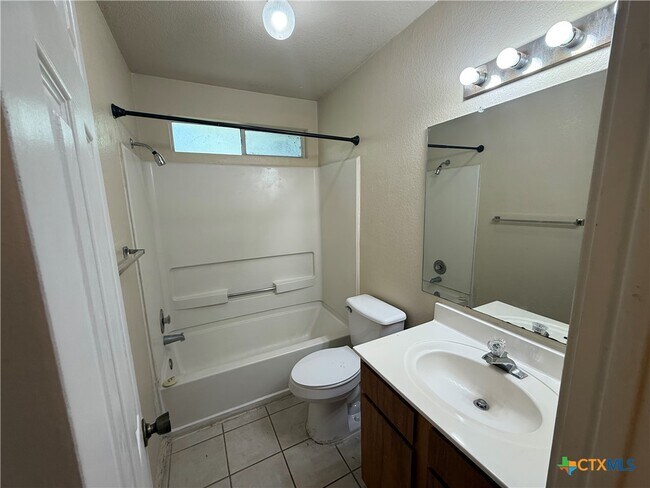 Building Photo - 851 Sagewood Trail