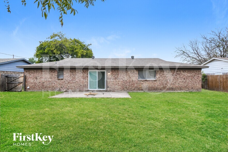 Building Photo - 918 Kerry St