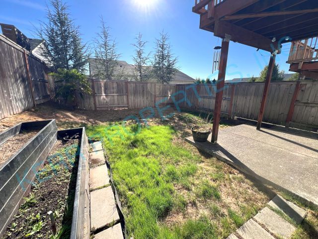 Building Photo - Spacious 4-Bedroom Townhouse with 3.5 Baths in Prime Happy Valley Location – 2021 Sq Ft of Modern...