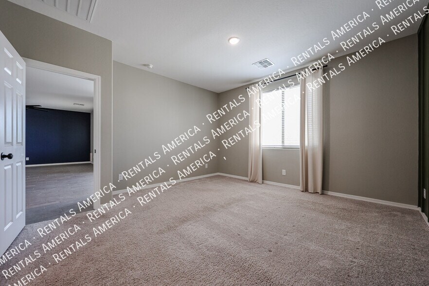 Building Photo - 5612 W Ldg Dr