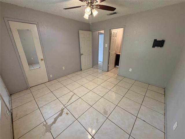 Building Photo - 737 Woodland Ct