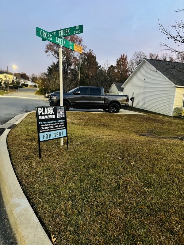 Building Photo - 1150 Cross Creek Cir