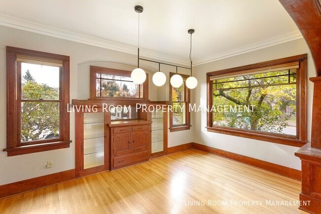 Building Photo - 4542 SE 60th Ave