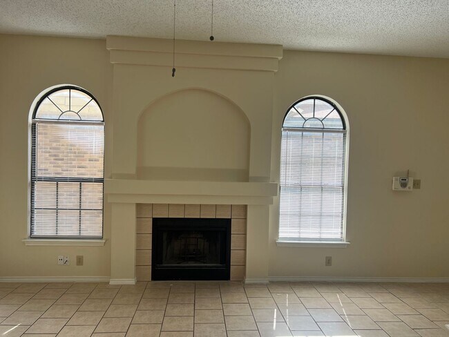 Building Photo - 9951 Echo Plain Dr