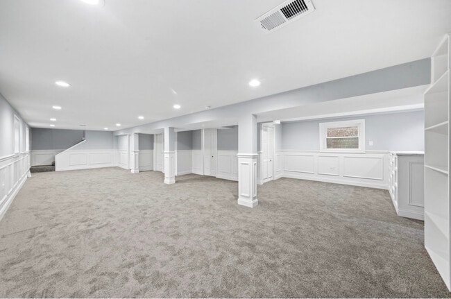 Building Photo - 9347 S Luella Ave