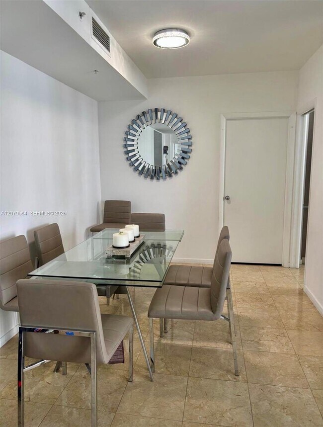 Building Photo - 801 Brickell Key Blvd
