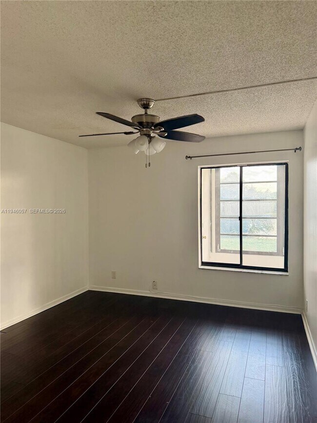 Building Photo - 9920 NW 68th Pl