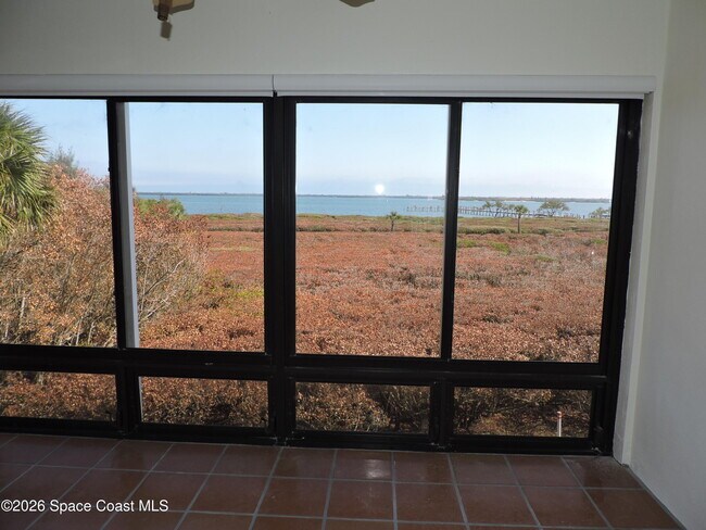 Building Photo - 6240 E Mirror Lake Dr