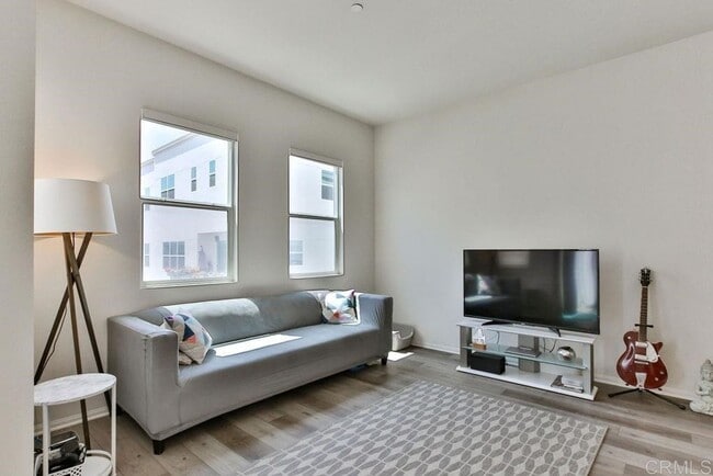 Building Photo - Newer 3 Bedroom Townhouse Near Otay Ranch ...