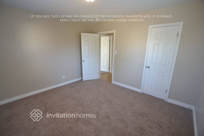 Building Photo - 2303 W 75th St