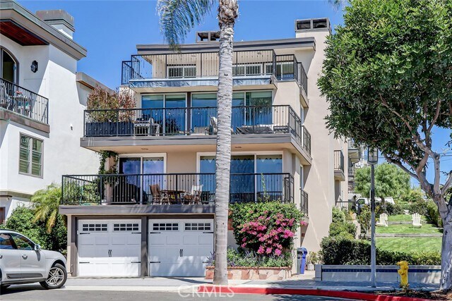 Building Photo - 800 Manhattan Ave