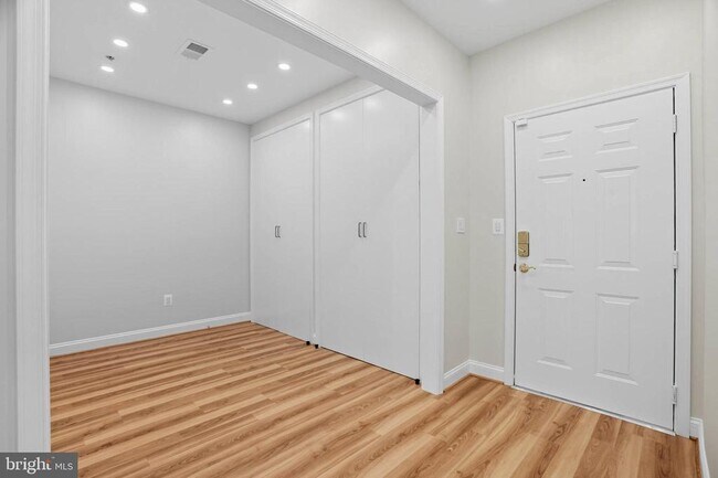 Building Photo - 5910 Great Star Dr