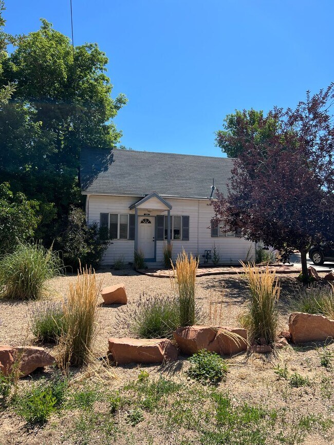 Building Photo - Dog Friendly Home in Heber!