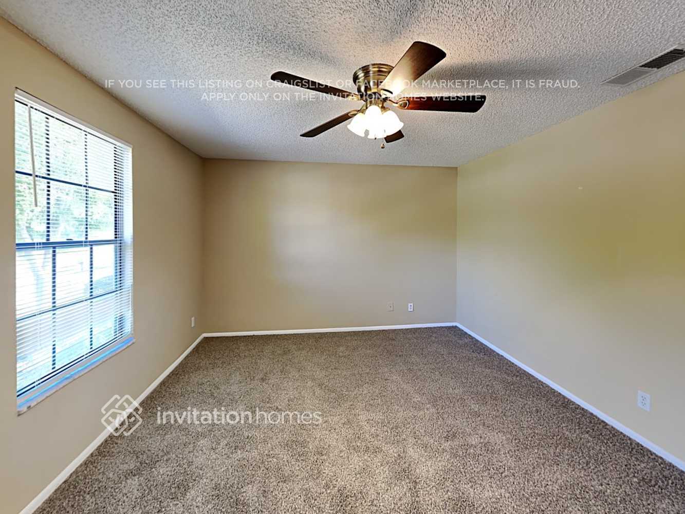 Building Photo - 15908 Bridgewater Ln