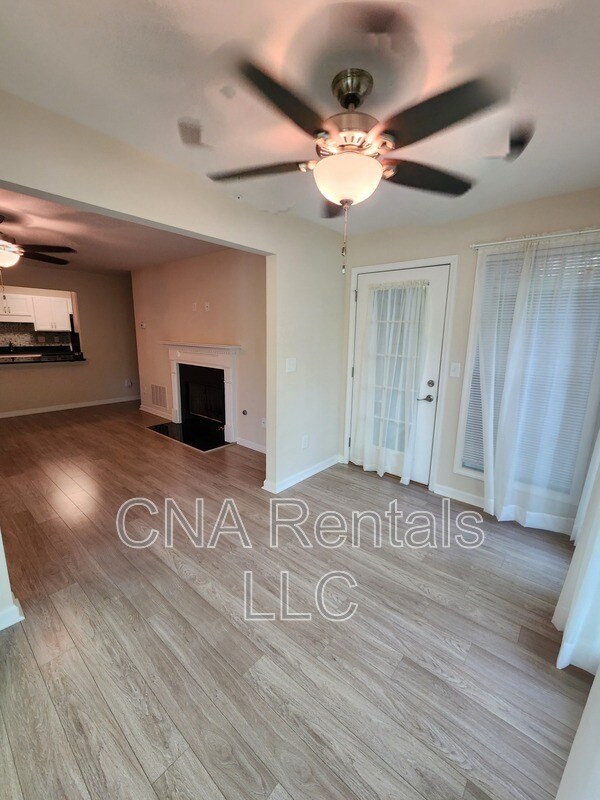 Building Photo - 807 Country Park Dr