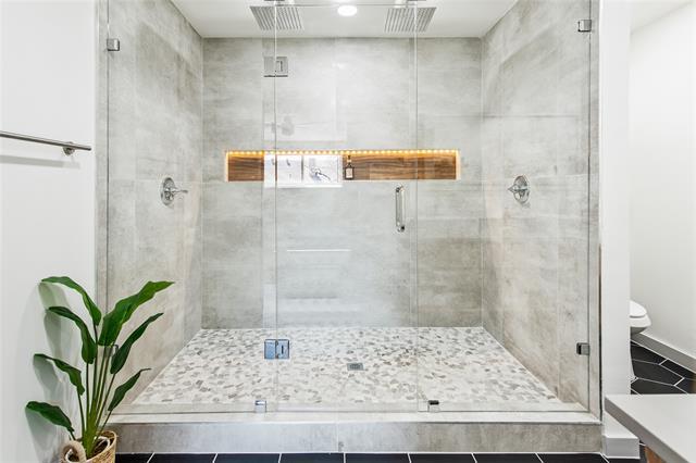 Building Photo - 2212 Parkhaven Dr