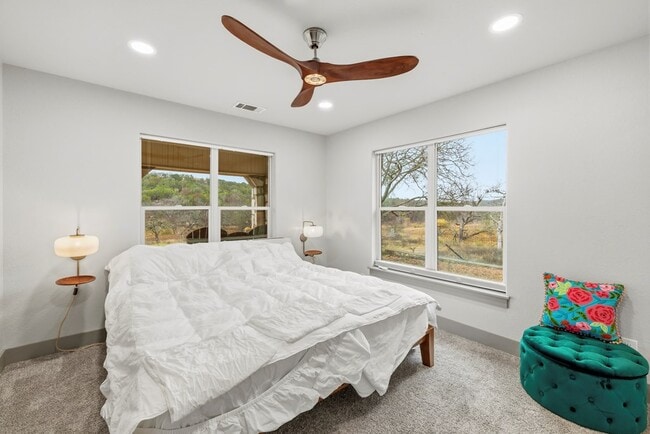 Building Photo - 275 Creek Ridge Trail W