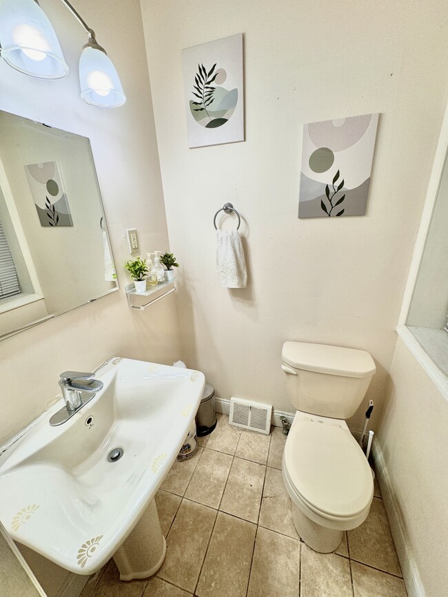 Bathroom 2 - 2529 Kimball Street