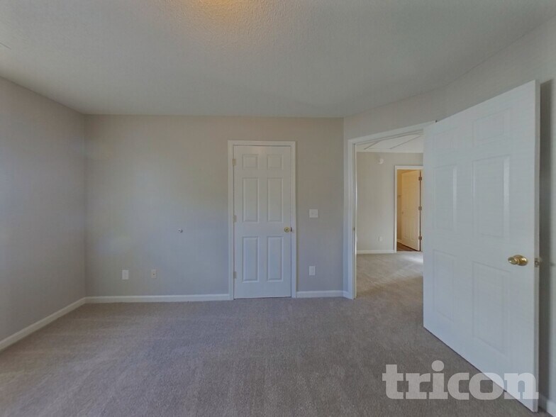 Building Photo - 216 Meyer Ln