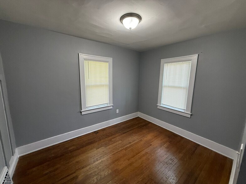 Building Photo - 2558 Tiffin St