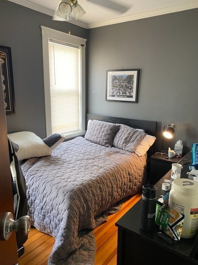 Building Photo - 2 MONTHS FREE! NO FEE! LUXURY APT w. Laundry in Unit.  2 Parking Spots Inc.  Pet Friendly!