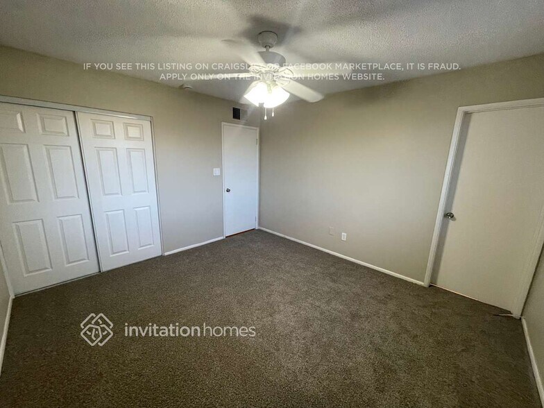 Building Photo - 9201 N 18th Ave